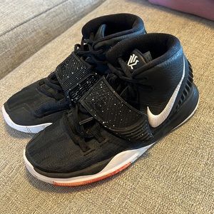 Nike Kyrie Irving Basketball Shoes youth